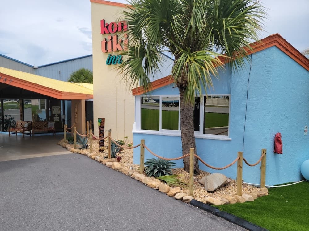 Kon Tiki Inn featured exterior or lobby in Venice, FL — similar hotel