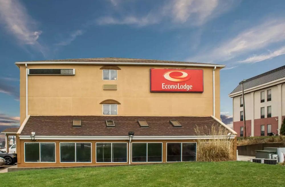 Econo Lodge Kent - Akron West — hotel in Kent, Ohio