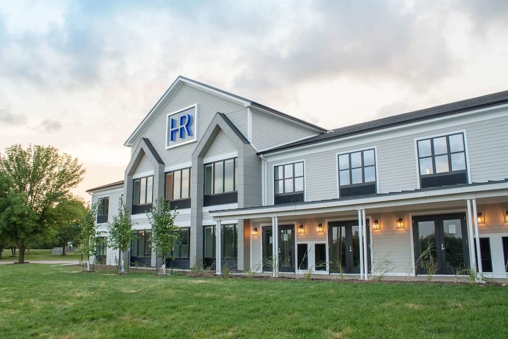 Hotel Renovo Des Moines Urbandale,Tapestry Collection Hilton — hotel in Urbandale, Iowa