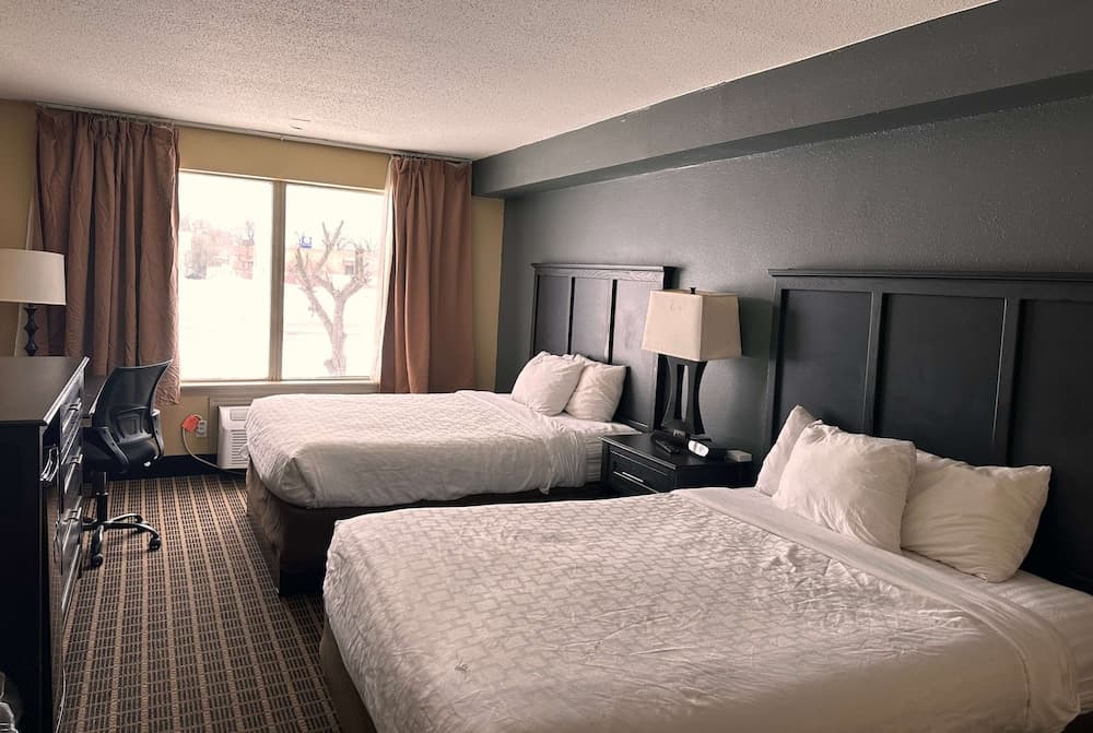 Days Inn & Suites by Wyndham Norton Shores/Muskegon — hotel in Muskegon, Michigan