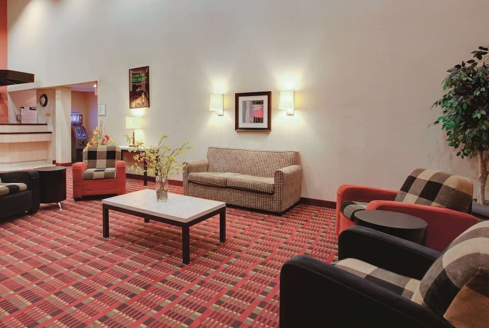Ramada by Wyndham Fairfield NJ interior in Fairfield — gallery photo 2