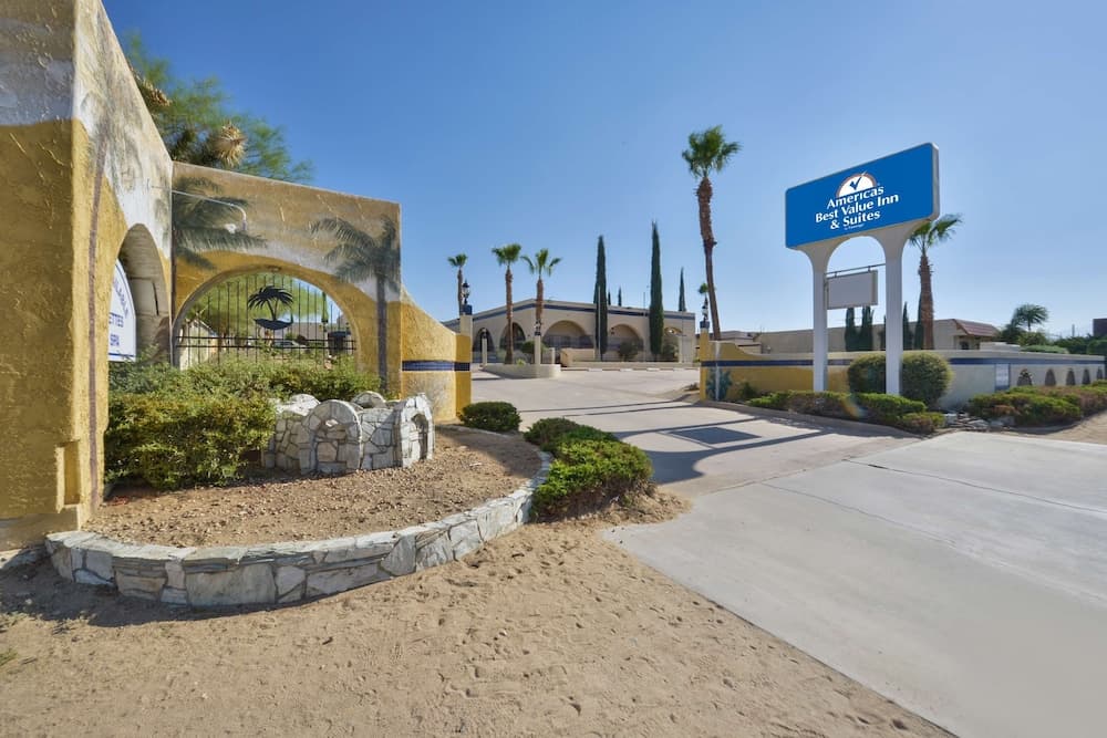 Americas Best Value Inn & Suites Joshua Tree National Park — hotel in Yucca Valley, California