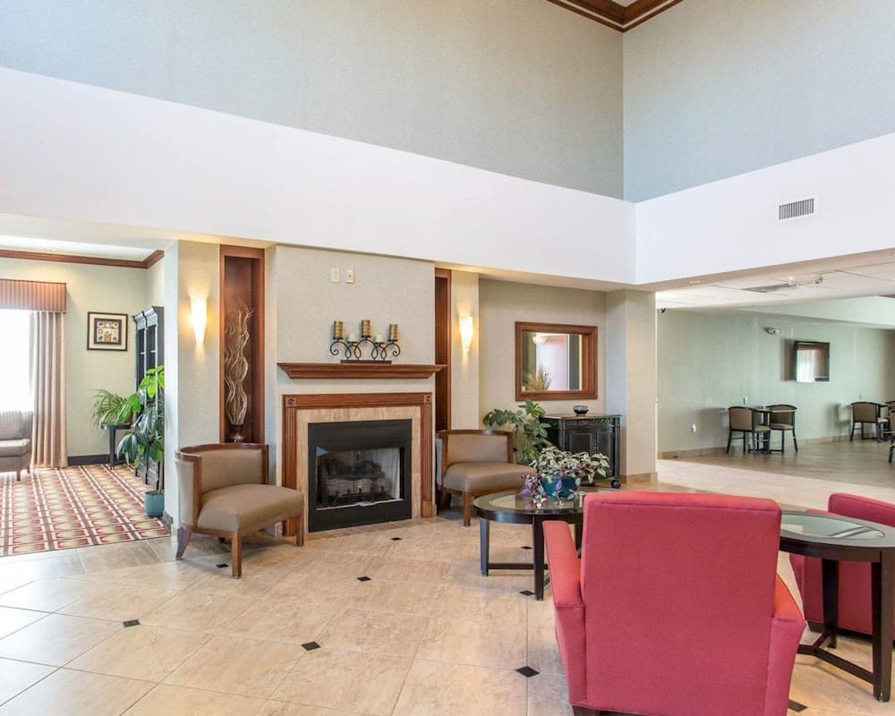 Comfort Inn & Suites Madisonville featured exterior or lobby in Madisonville, KY — similar hotel