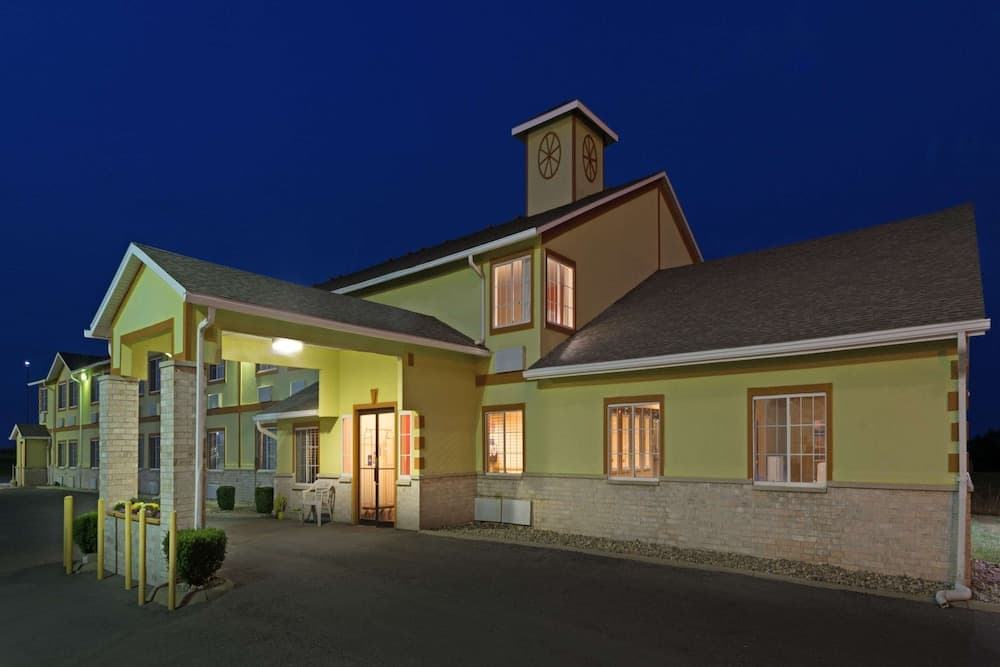 Days Inn by Wyndham Cameron — hotel in Cameron, Missouri