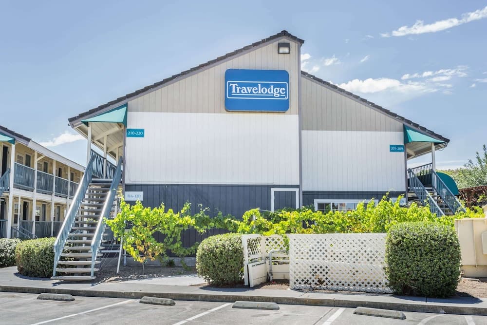 Travelodge by Wyndham Fairfield/Napa Valley featured exterior or lobby in Fairfield, CA — similar hotel