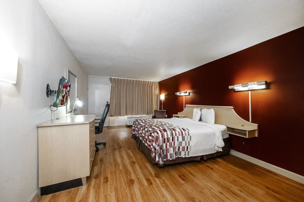 Quality Inn & Suites interior in Wytheville, VA — gallery photo 2