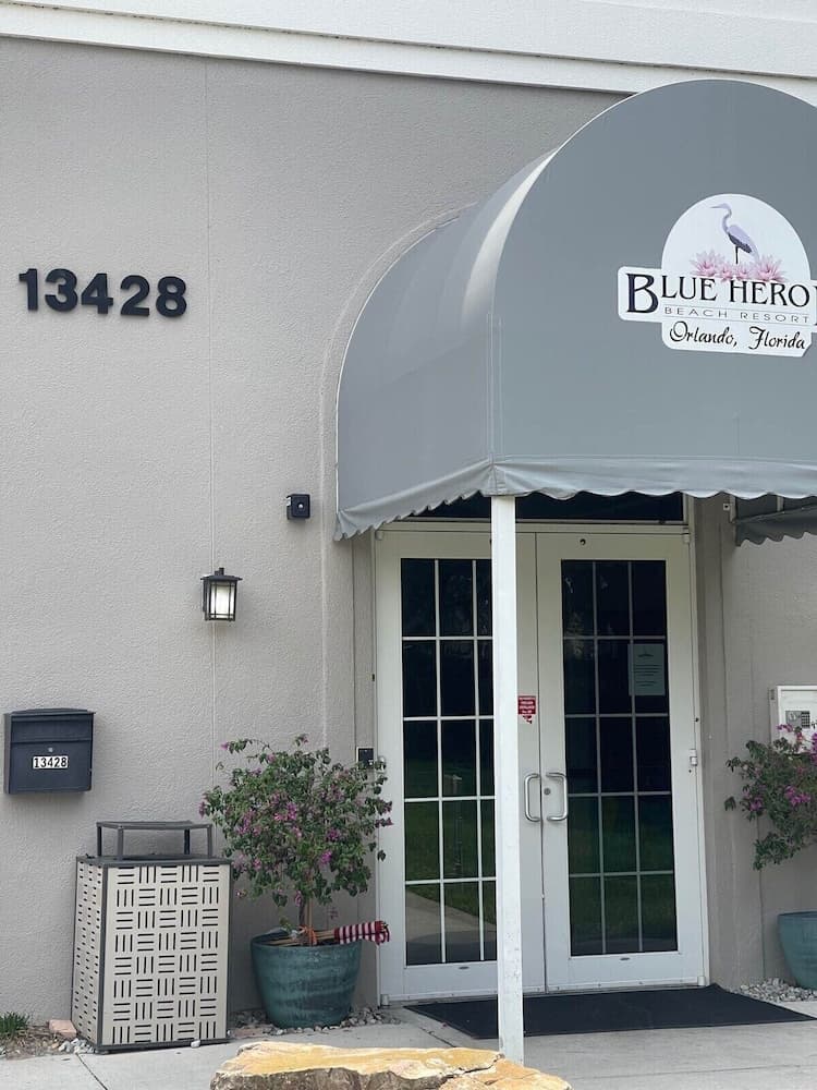 Renovated Condo 2mil away from Disney property views in Orlando, FL — gallery photo 3