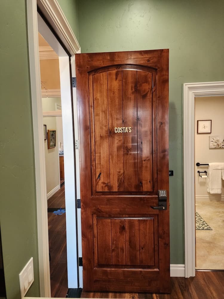 Hummingbird House interior in Red Bluff, CA — gallery photo 2