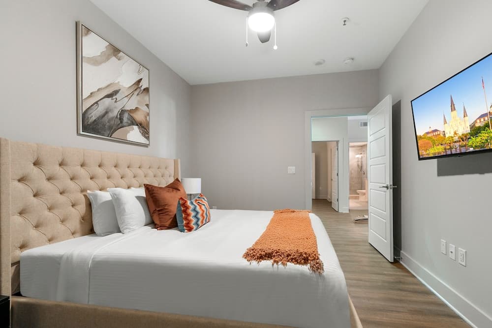 Chic Elegance in the Heart of NOLA: 4-Bedroom Oasis Awaits! property views in New Orleans, LA — gallery photo 3