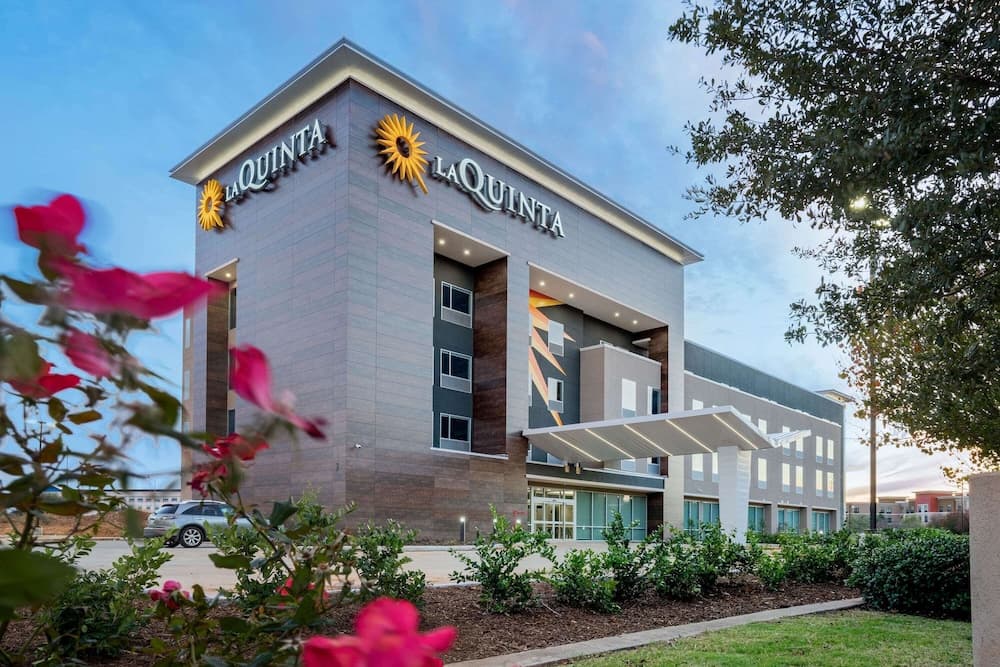 La Quinta Inn & Suites by Wyndham Katy — hotel in Katy, Texas