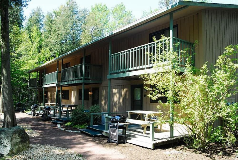 The Shallows Resort — hotel in Egg Harbor, Wisconsin