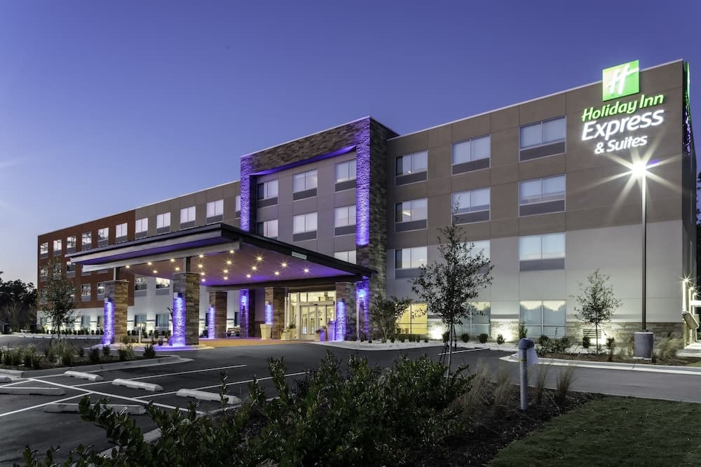 Holiday Inn Express & Suites Wilmington West - Medical Park by IHG — hotel in Wilmington, North Carolina