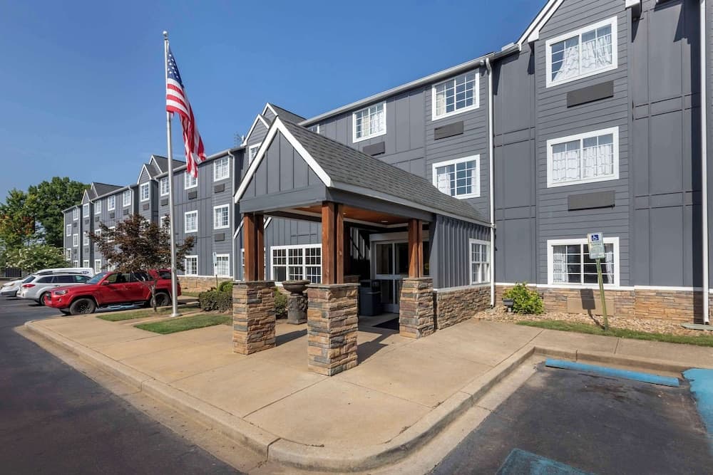 Greenville Pelham Inn by IHG — hotel in Greenville, South Carolina