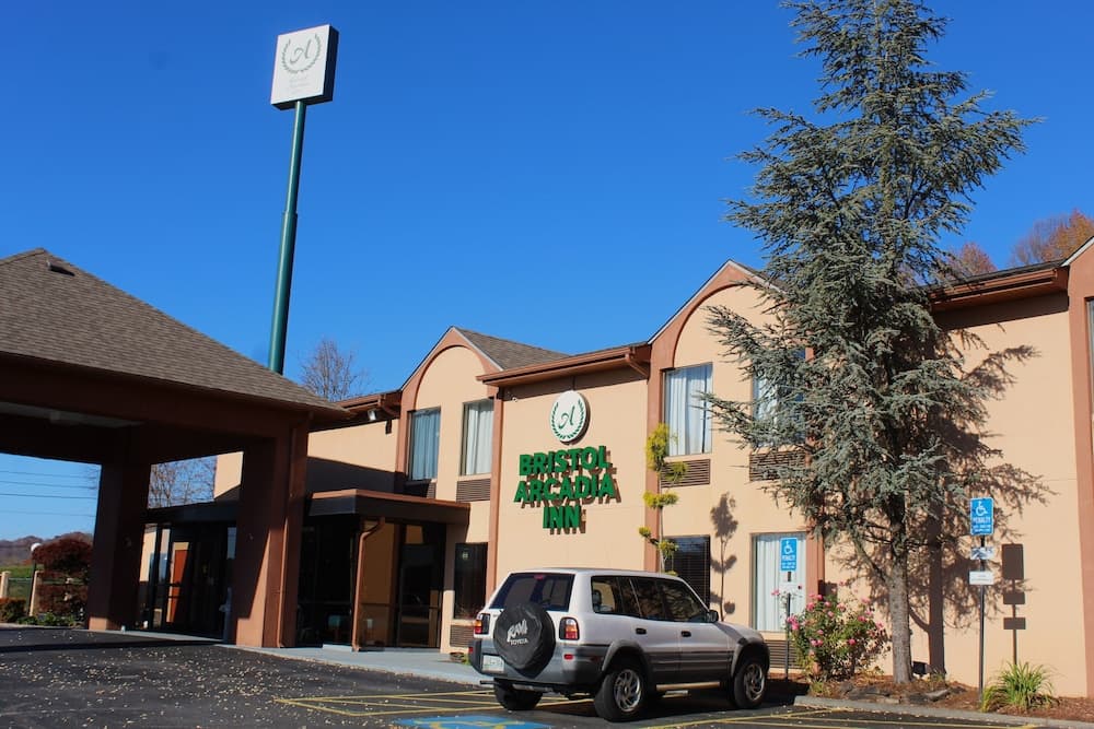 Bristol Arcadia Inn — hotel in Bristol, Virginia