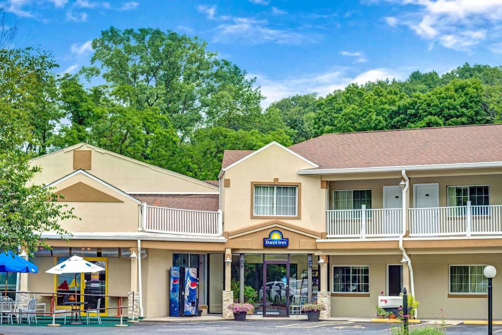 Days Inn by Wyndham Ridgefield featured exterior or lobby in Ridgefield, CT — similar hotel