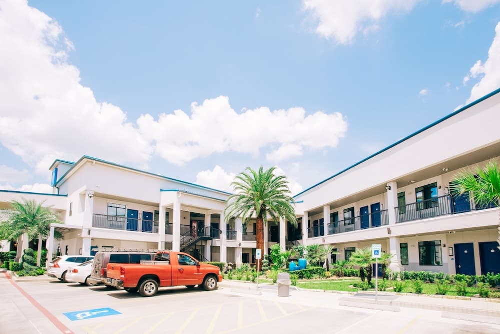Palace Inn Blue I-45 & College Ave featured exterior or lobby in Houston, TX — similar hotel