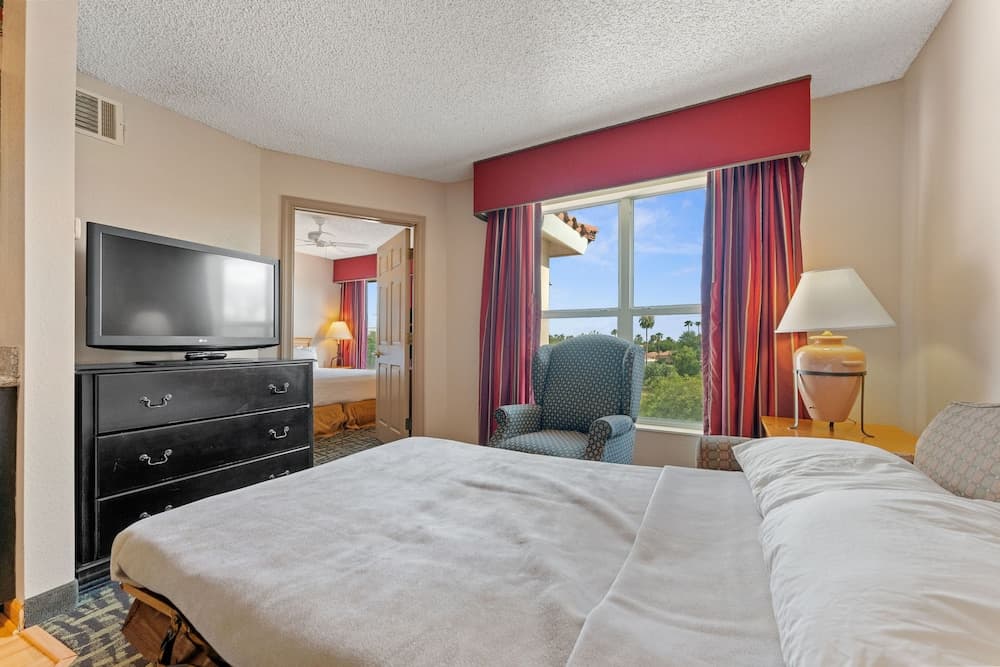 Metro Scottsdale Extended Stay interior in Paradise Valley, AZ — gallery photo 2