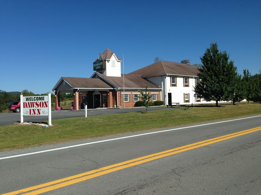 Dawson Inn featured exterior or lobby in Meadow Bridge, WV — similar hotel