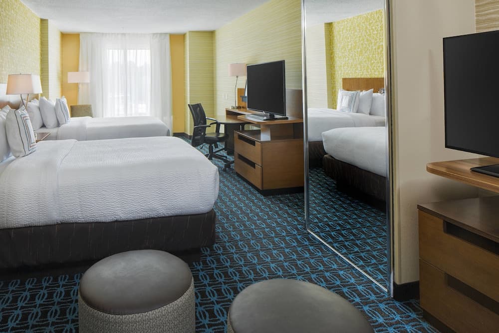 Fairfield Inn & Suites Bridgewater Branchburg/Somerville interior in Branchburg, NJ — gallery photo 2