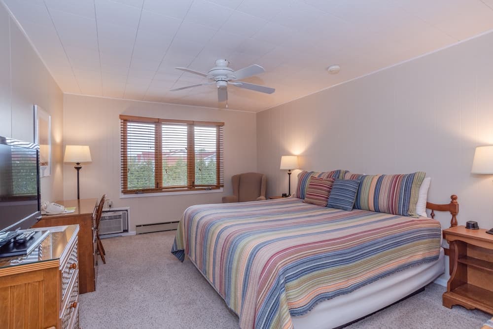 Wilder Inn interior in Ephraim, WI — gallery photo 2
