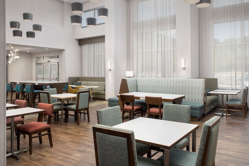 Hampton Inn & Suites Lexington Columbia interior in Lexington, SC — gallery photo 2