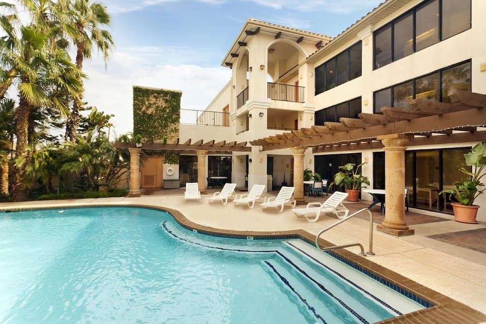 Home2 Suites by Hilton South Padre Island property views in South Padre Island, TX — gallery photo 3