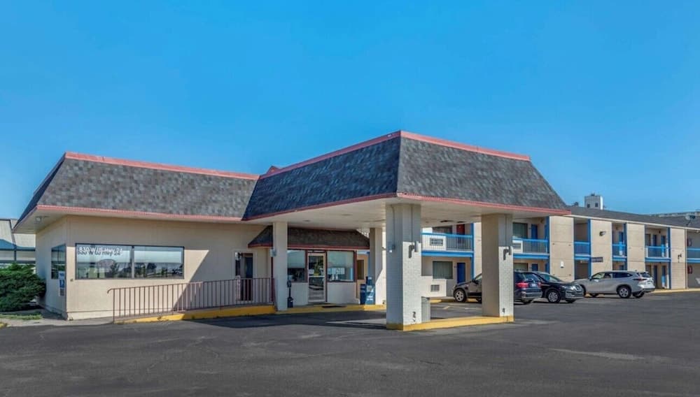 Asam Hotel — hotel in Goodland, Kansas