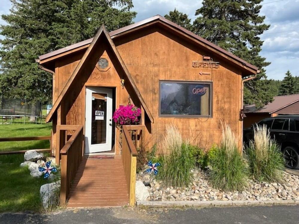 Springcreek Inn — hotel in Hill City, South Dakota