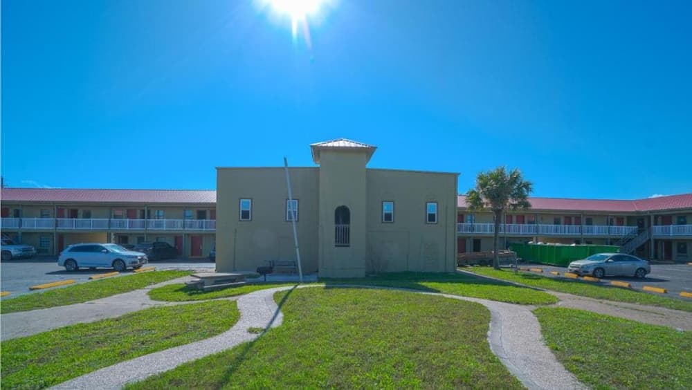 Days Inn by Wyndham Aransas Pass — hotel in Aransas Pass, Texas