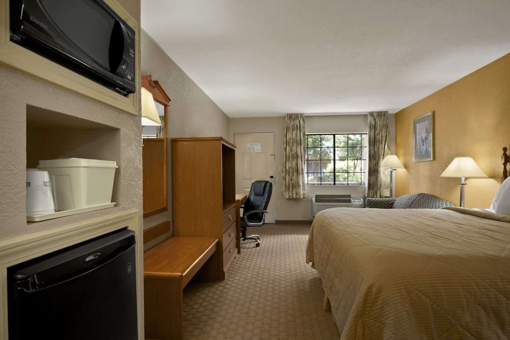 Days Inn by Wyndham Southaven MS property views in Southaven, MS — gallery photo 3