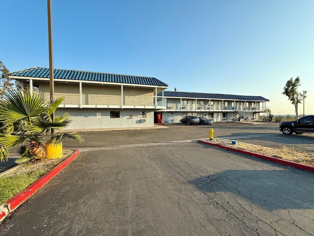 Circle Inn Hotel Jurupa Valley Riverside exterior or lobby in Jurupa Valley, CA — main listing photo