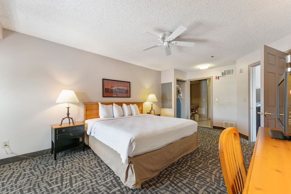 Metro Scottsdale Extended Stay property views in Paradise Valley, AZ — gallery photo 3