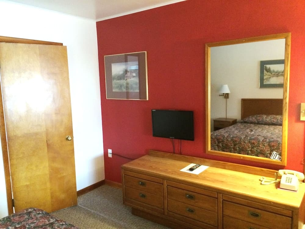 The Alpine Lodge interior in Davis, WV — gallery photo 2