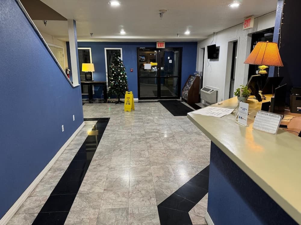 express inn interior in Junction City, KS — gallery photo 2
