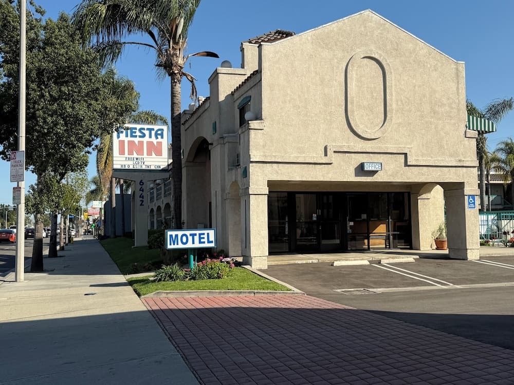 Fiesta Inn- Bell Gardens/ Los Angeles featured exterior or lobby in Bell Gardens, CA — similar hotel