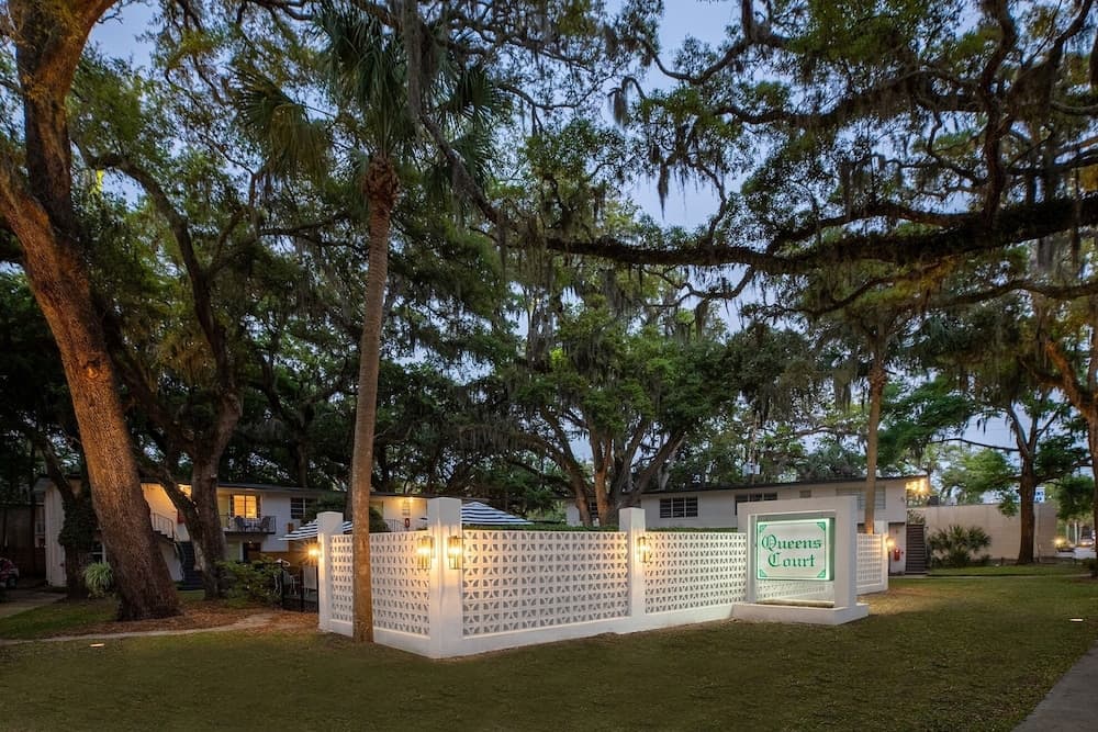 Queens Court — hotel in St. Simons, Georgia