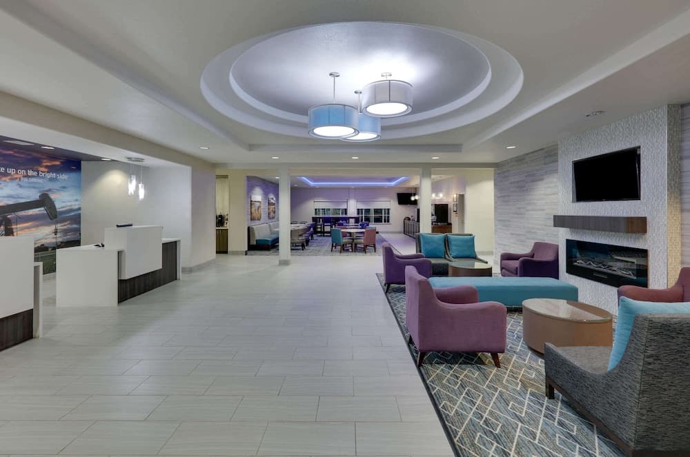 La Quinta Inn & Suites by Wyndham Big Spring property views in Big Spring, TX — gallery photo 3