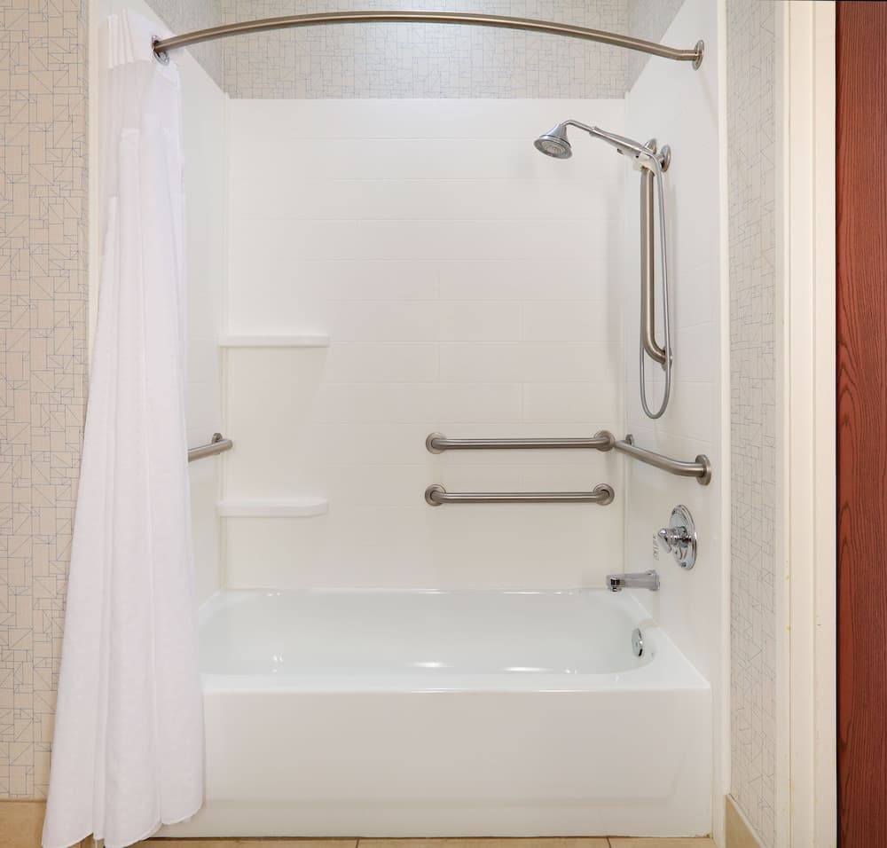 Holiday Inn Express Hotel & Suites Burleson/Ft. Worth by IHG interior in Burleson, TX — gallery photo 2
