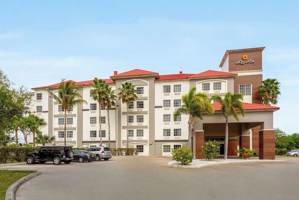 La Quinta Inn & Suites by Wyndham Ft. Pierce featured exterior or lobby in Fort Pierce, FL — similar hotel