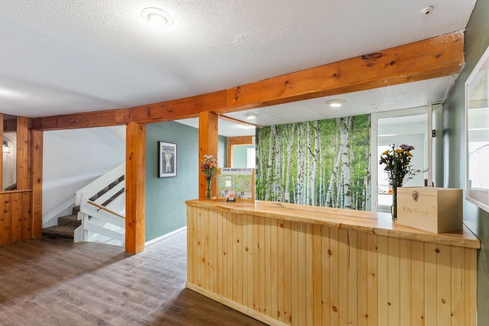 The Lodge at Mount Snow interior in West Dover — gallery photo 2