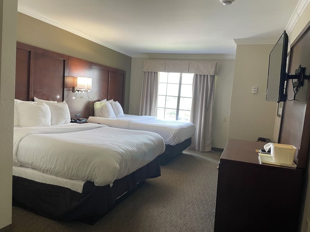 Spark by Hilton Cincinnati Fairfield featured exterior or lobby in Cincinnati, OH — similar hotel