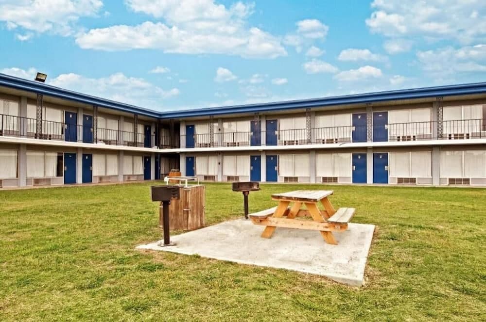 Best Value Inn Garland — hotel in Garland, Texas