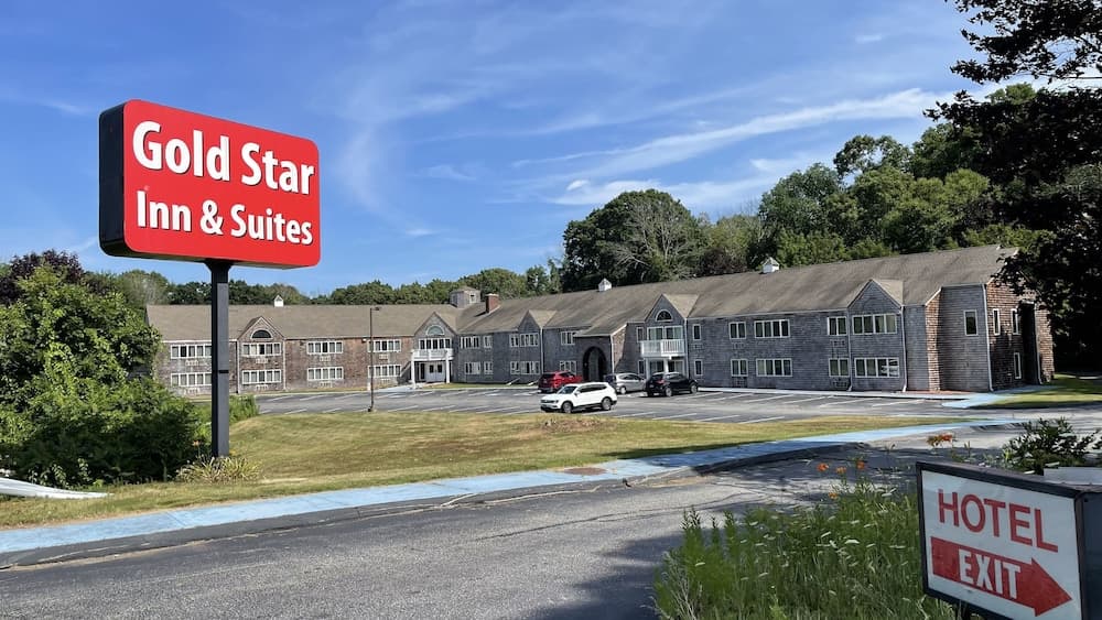 Gold Star Inn & Suites — hotel in Niantic, Connecticut