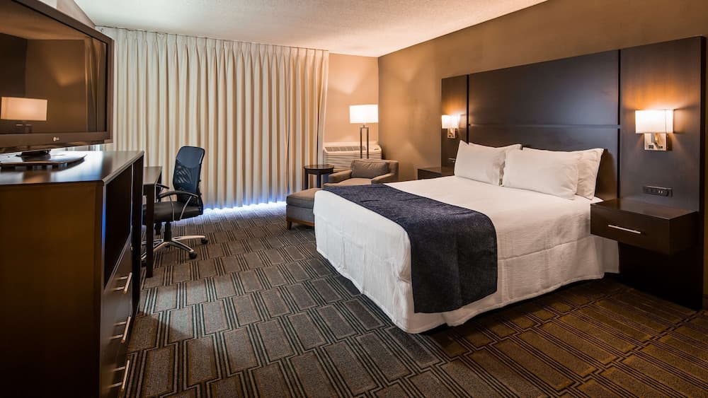 Best Western Andersen's Inn property views in Gustine, CA — gallery photo 3