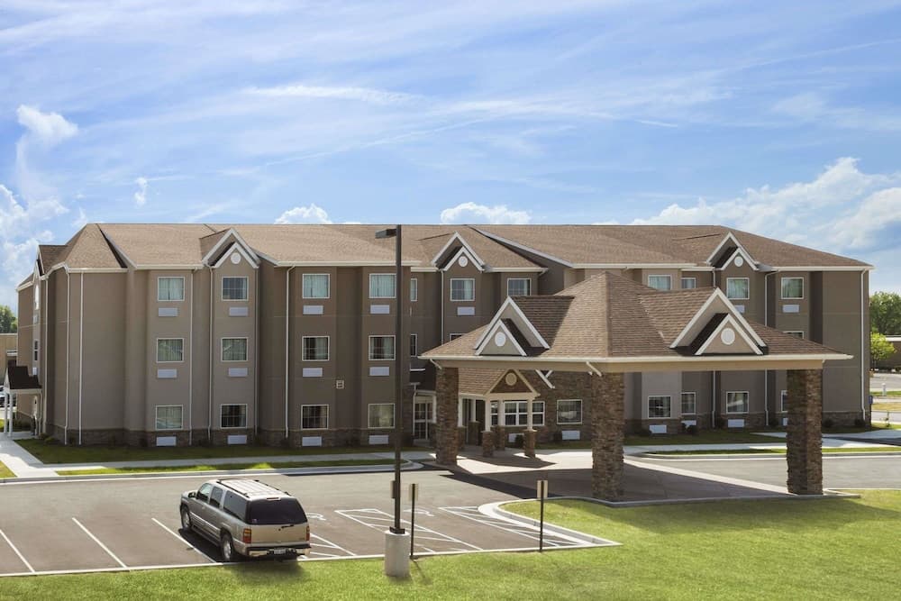 Sonesta Essential Fairmont — hotel in Fairmont, West Virginia
