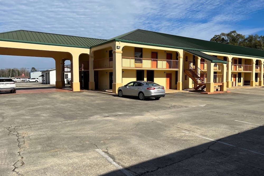 Days Inn & Suites by Wyndham Brewton featured exterior or lobby in Brewton, AL — similar hotel