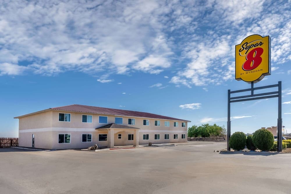 Super 8 by Wyndham Clayton — hotel in Clayton, New Mexico