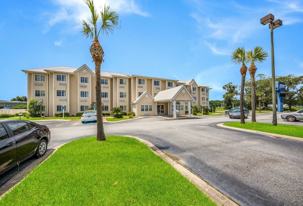 Americas Best Value Inn & Suites Brunswick — hotel in Brunswick, Georgia