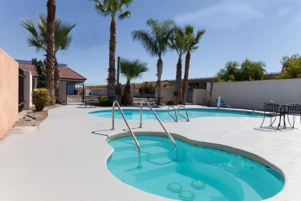 National 9 Inn — hotel in Buttonwillow, California