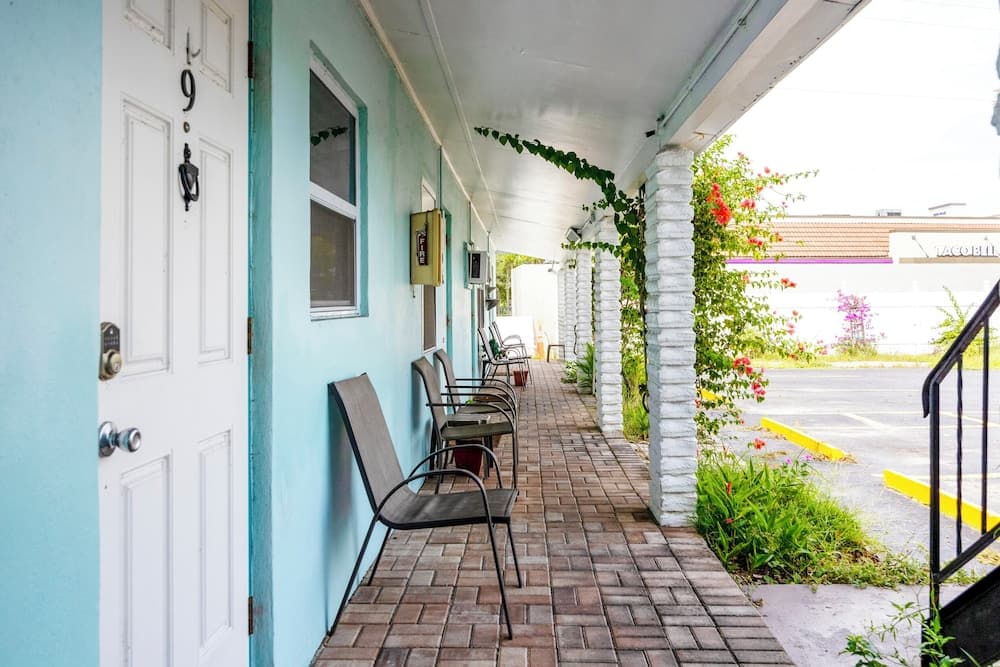 Siesta Motor Inn By Townhouse Kennedy Space Center Titusville I 95 — hotel in Titusville, Florida